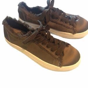 Rock and candy silky sneakers, khaki, sz 7
